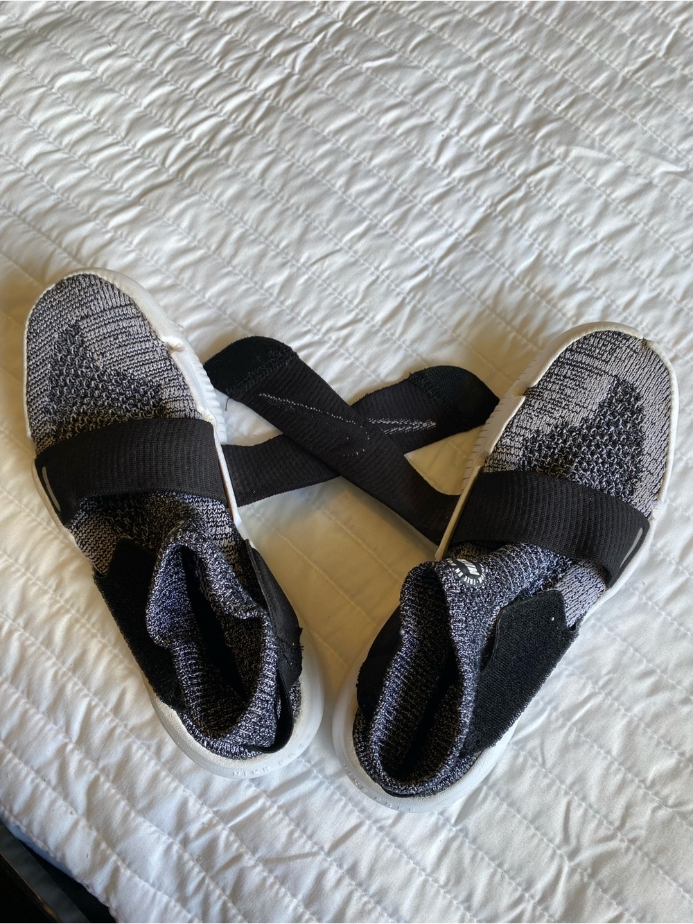 Nike Free RN Motion 2017 Women's Black and White Slip-On Knit Athletic Shoes - Picture 5 of 8